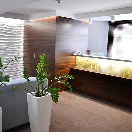 Hotel Orlik พวอนส์ค ภายนอก รูปภาพ